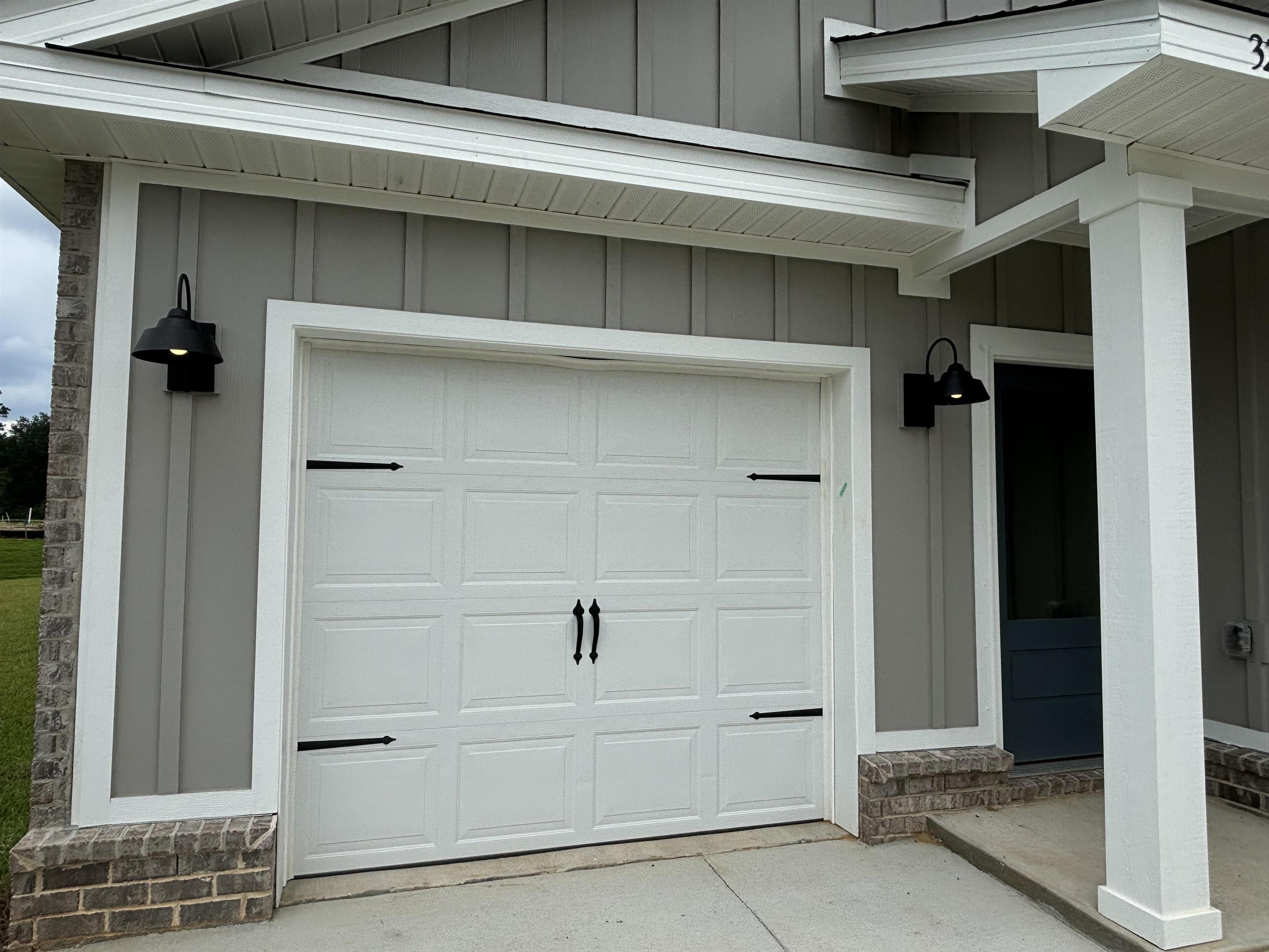 32256 Lexington Drive Daphne, AL 36527 - Photo 4 of 23 Garage