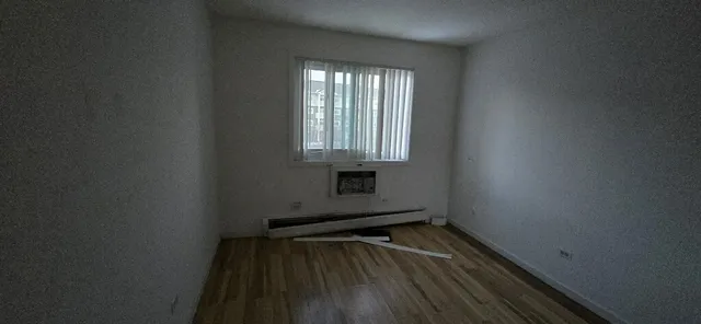 $150,000 | 212 Shorewood Drive, Glendale Heights, IL 60139