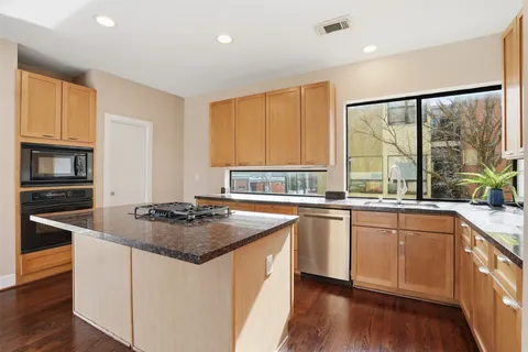 $470,000 | 2301 Crawford Street, Houston, TX 77004