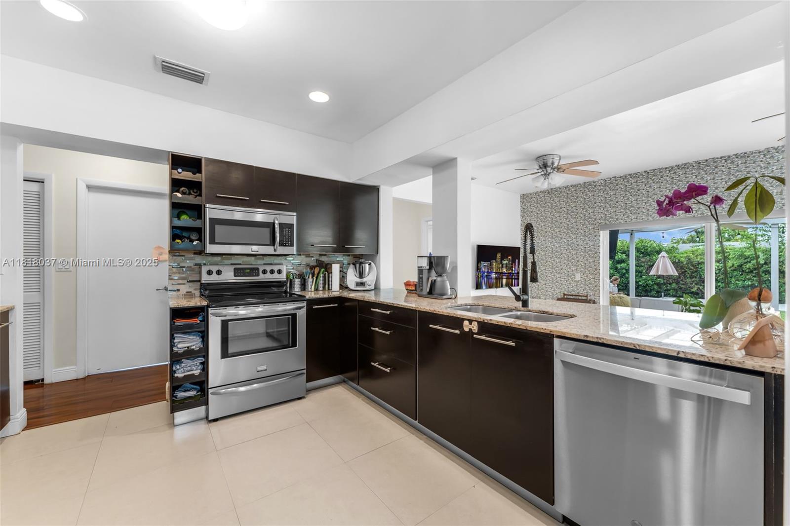 3075 Southwest 19th Street Miami, FL 33145 - Photo 13 of 35 Gallery Image 13