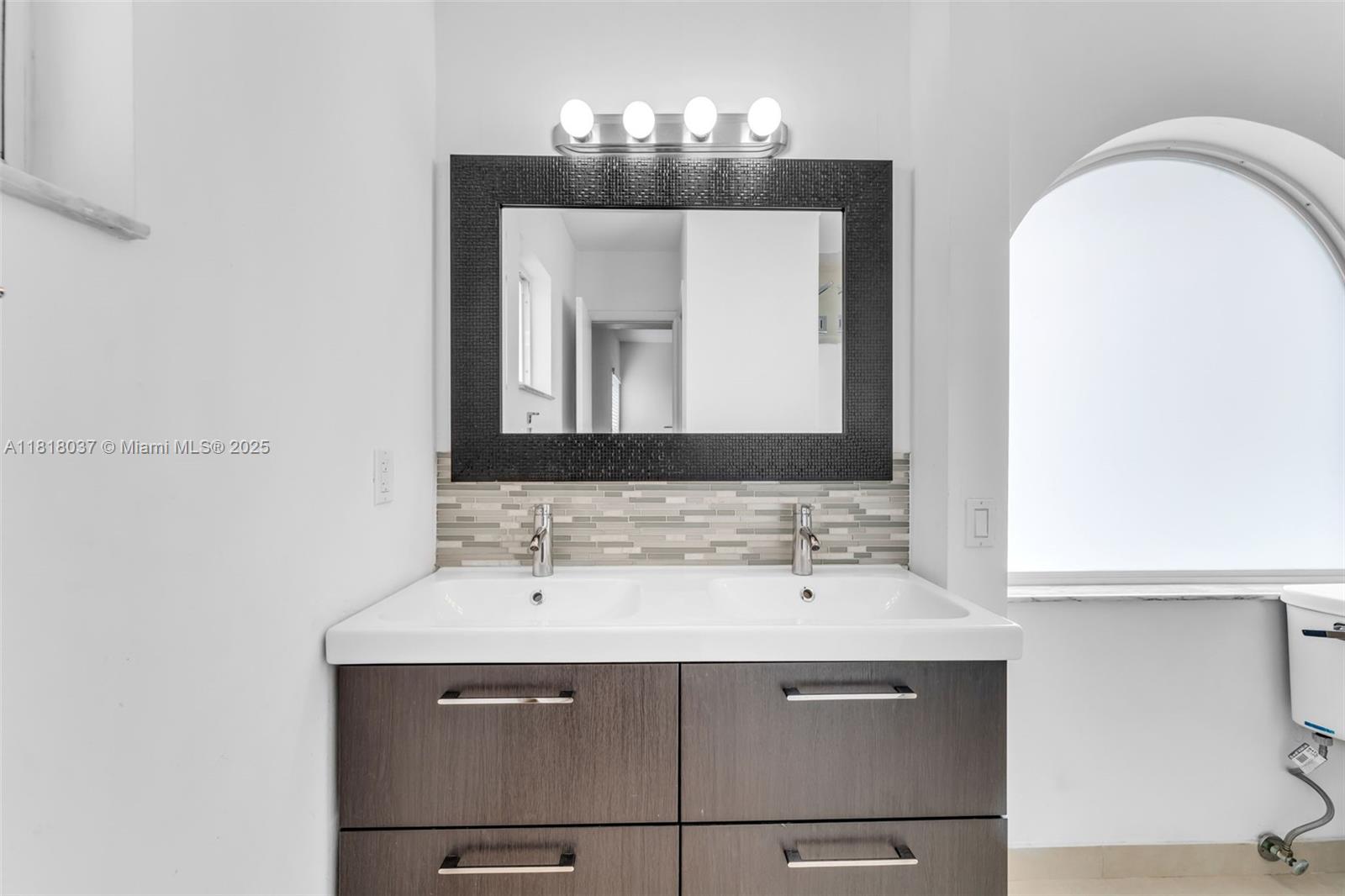 3075 Southwest 19th Street Miami, FL 33145 - Photo 18 of 35 Gallery Image 18