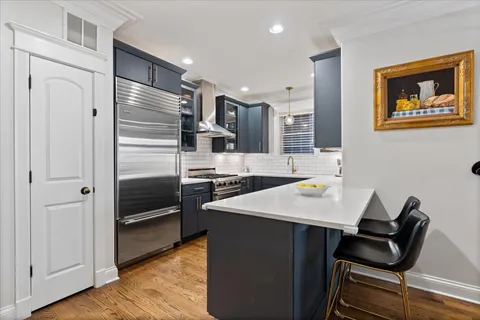 $899,900 | 831 West Buckingham Place, Unit 1, Chicago, IL 60657