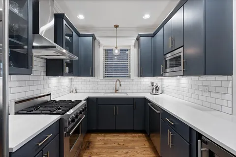 $899,900 | 831 West Buckingham Place, Unit 1, Chicago, IL 60657