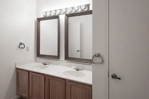 $184,000 | 421 West San Antonio Street, Unit E4, San Marcos, TX 78666