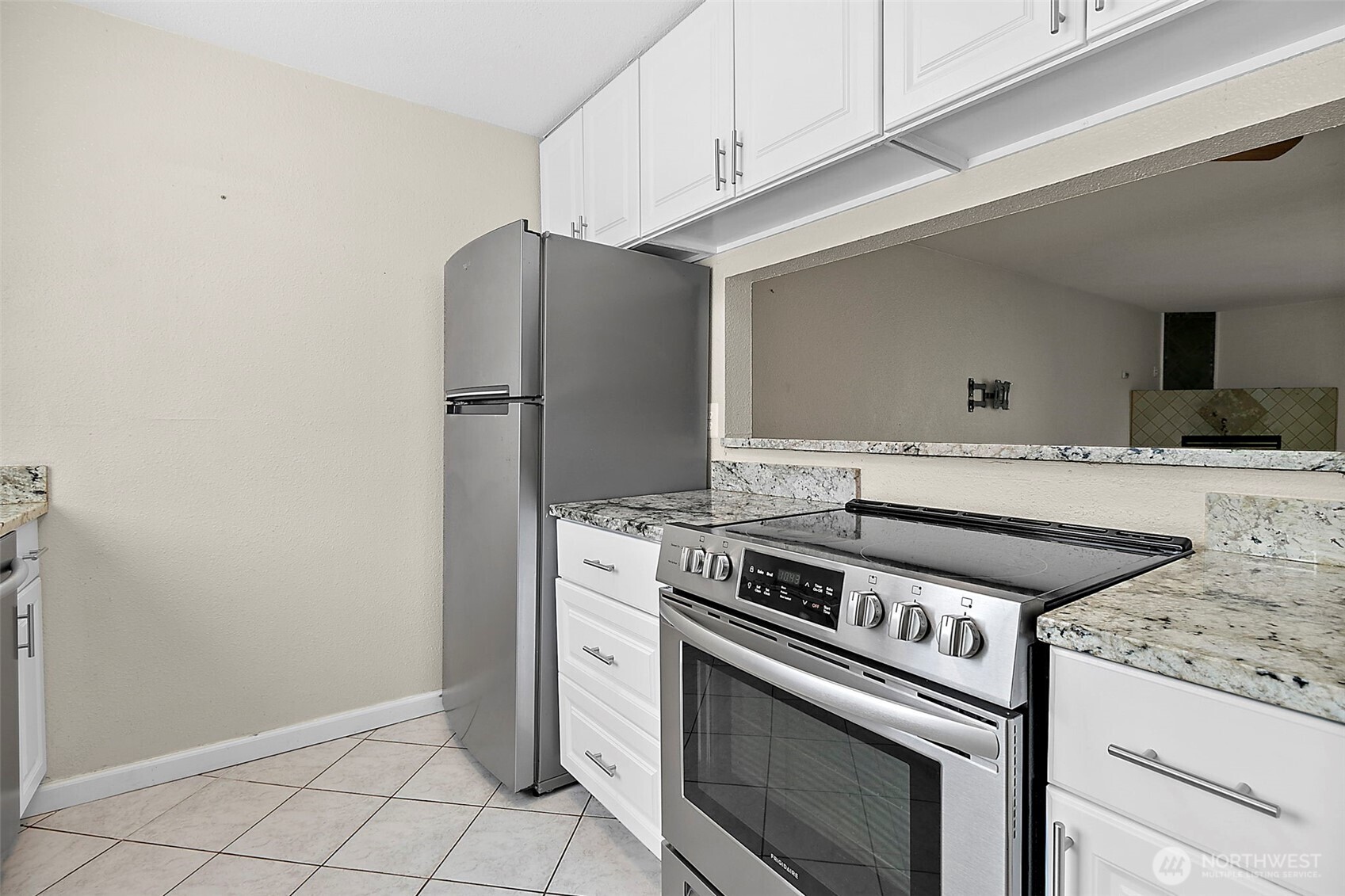 1040 South 320th Street, Unit 5 Federal Way, WA 98003 - Photo 4 of 32