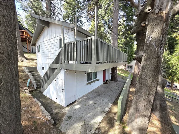 $435,000 | 738 West Victoria Court, Lake Arrowhead, CA 92352