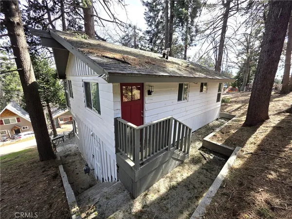 $435,000 | 738 West Victoria Court, Lake Arrowhead, CA 92352