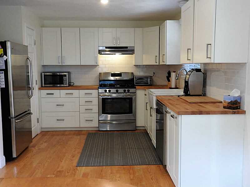 43 Wanda Street Narragansett, RI 02882 - Photo 11 of 24 Kitchen.