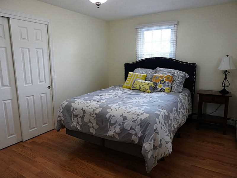43 Wanda Street Narragansett, RI 02882 - Photo 15 of 24 Master Bedroom.