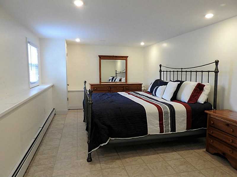 43 Wanda Street Narragansett, RI 02882 - Photo 22 of 24 Bedroom.