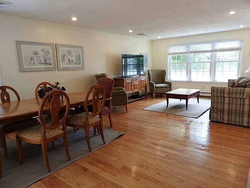 43 Wanda Street Narragansett, RI 02882 - Photo 10 of 24 Den/Family/Great Room.