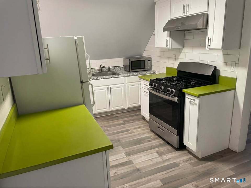 178 Clarence Street, Unit 4 Bridgeport, CT 06608 - Photo 2 of 8