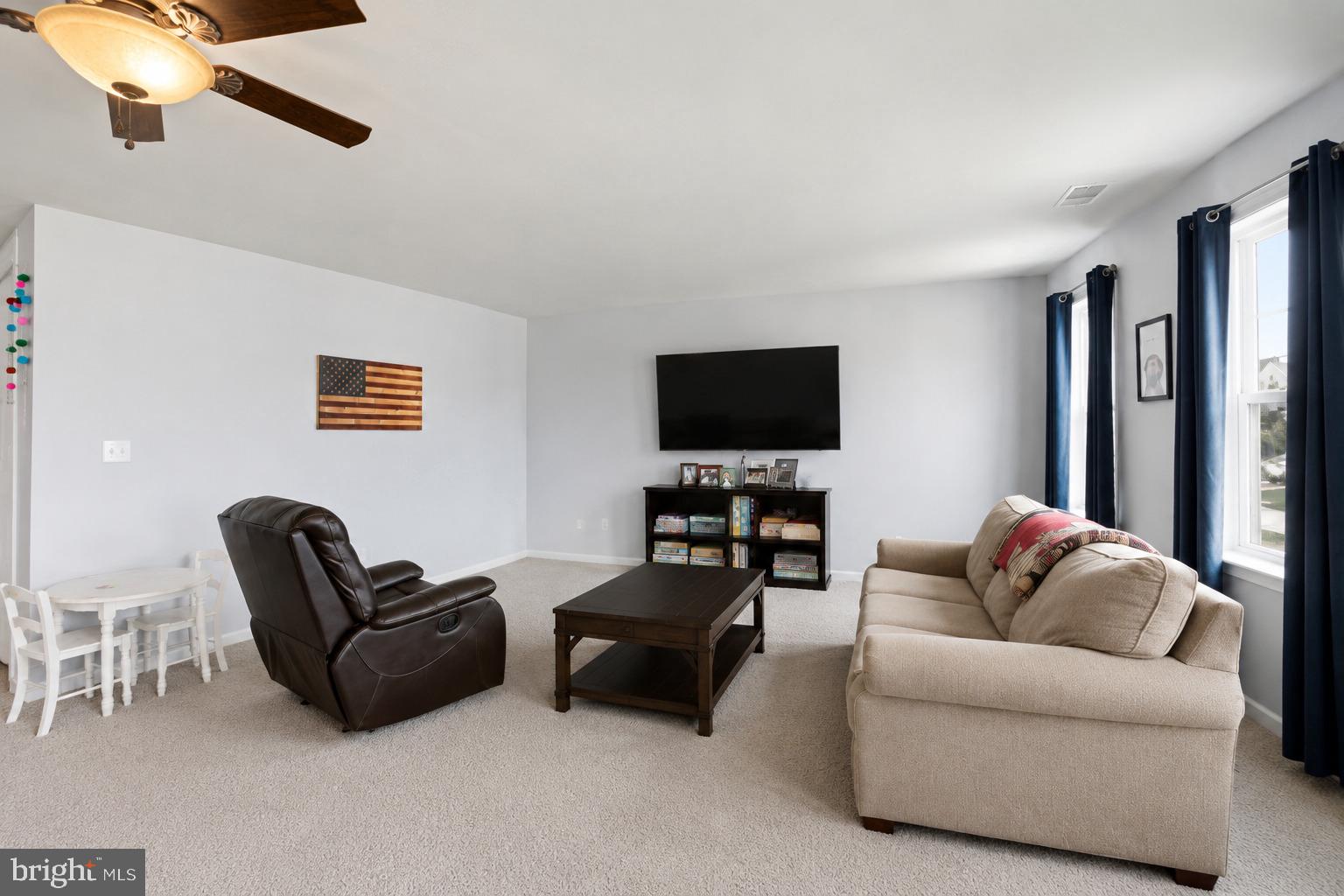 995 Aspen Road Stafford, VA 22554 - Photo 18 of 39 Unwind in this sun-lit upper level loft