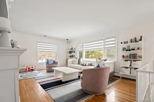 $820,000 | 10 Cottage Lane, Suffern, NY 10901