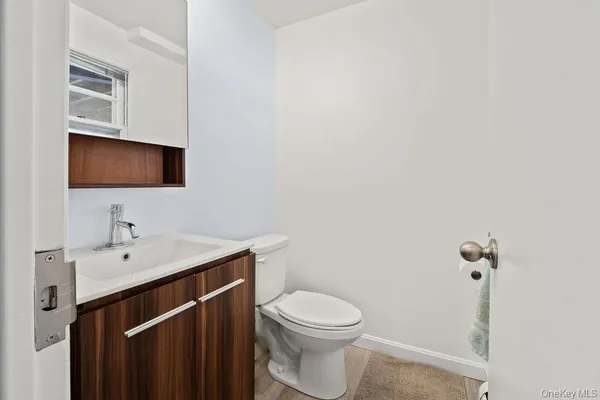 $820,000 | 10 Cottage Lane, Suffern, NY 10901