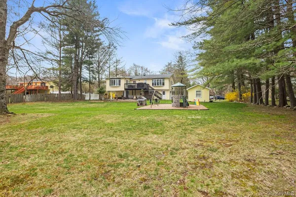 $820,000 | 10 Cottage Lane, Suffern, NY 10901