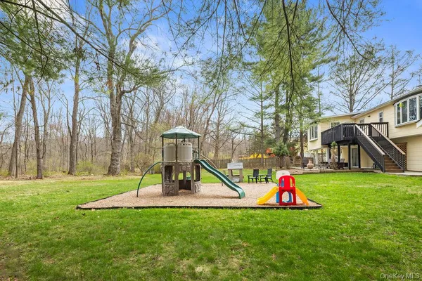 $820,000 | 10 Cottage Lane, Suffern, NY 10901