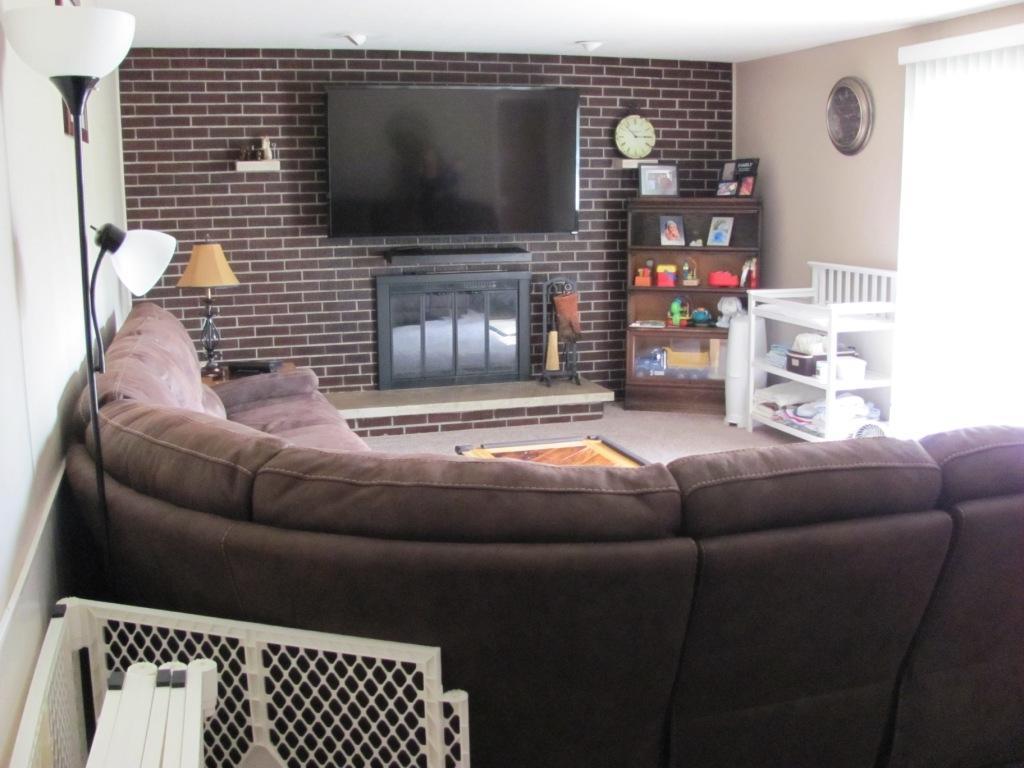 1699 Sandhurst Road Columbus, OH 43229 - Photo 2 of 16 Gallery Image 2