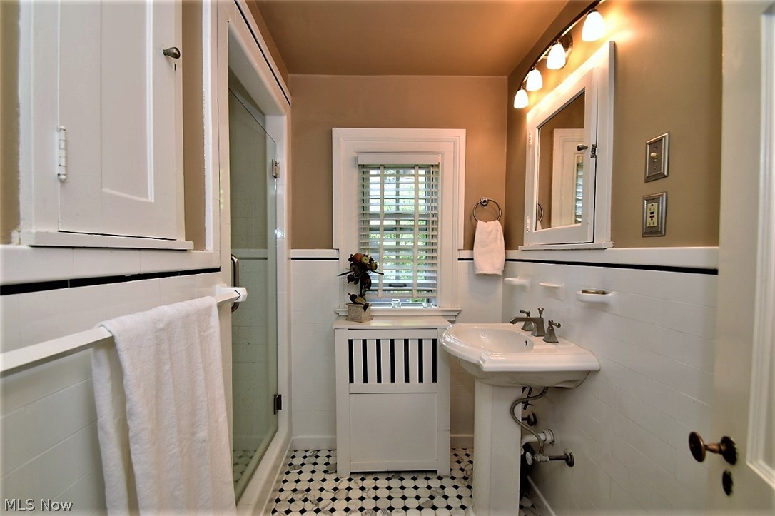 18520 Lynton Road Shaker Heights, OH 44122 - Photo 18 of 35 Gallery Image 18
