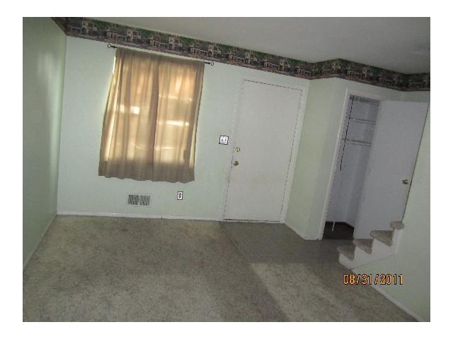 5732 Beechcroft Road, Unit F Columbus, OH 43229 - Photo 3 of 11 Gallery Image 3