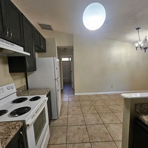 $1,950 | 261 Starmount Drive, Tallahassee, FL 32312