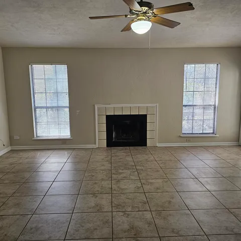$1,950 | 261 Starmount Drive, Tallahassee, FL 32312