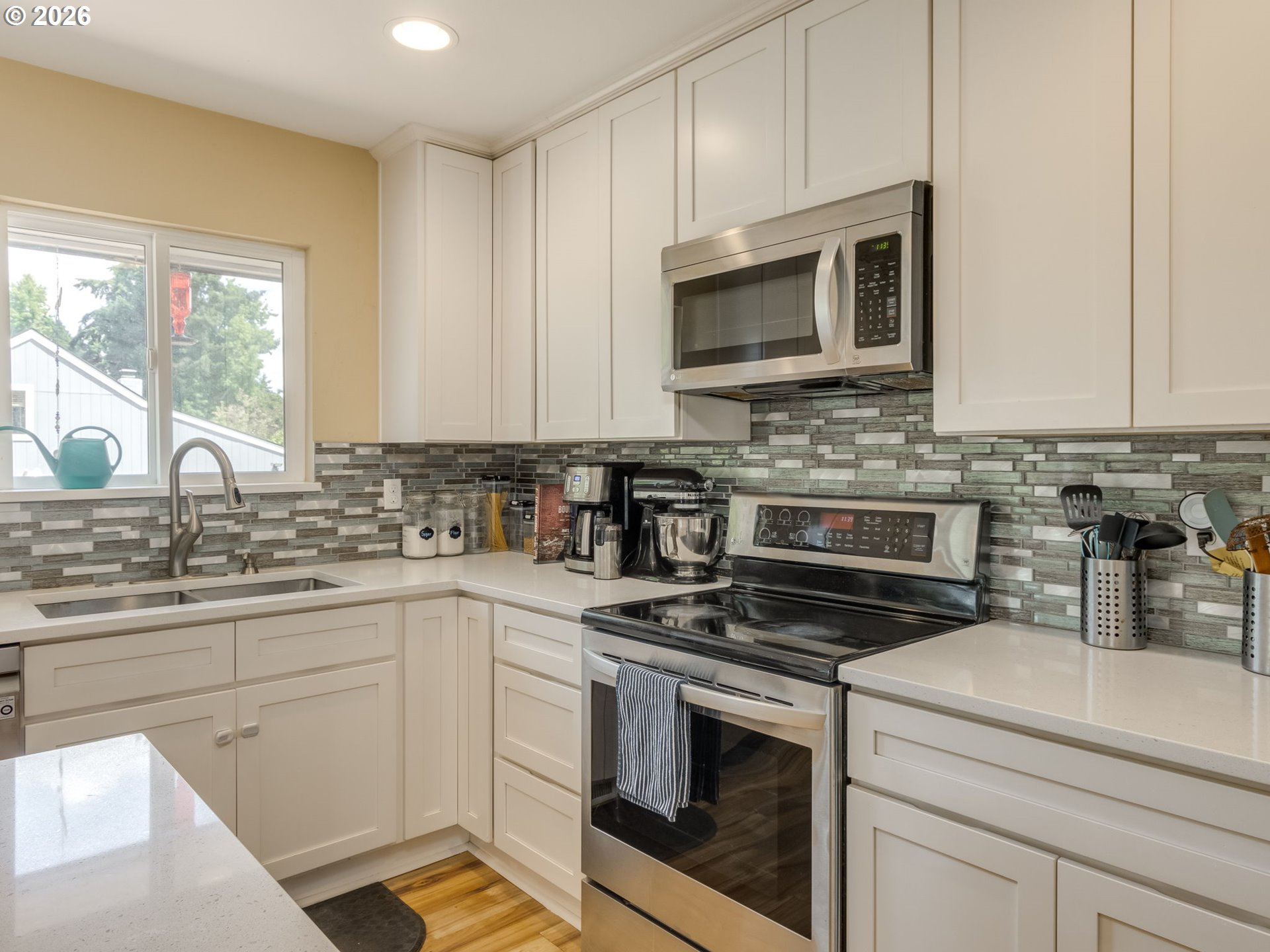 7913 Southeast Clackamas Road Milwaukie, OR 97267 - Photo 11 of 44