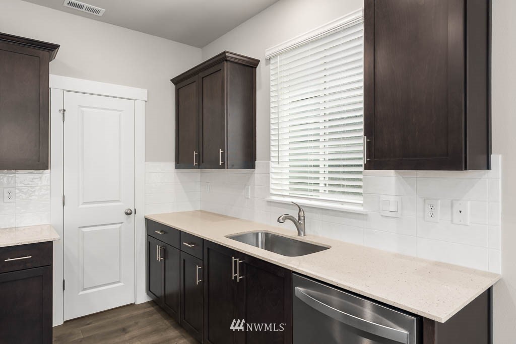 5929 Waverly Road Southwest, Unit 23 Port Orchard, WA 98367 - Photo 5 of 18 Gallery Image 5