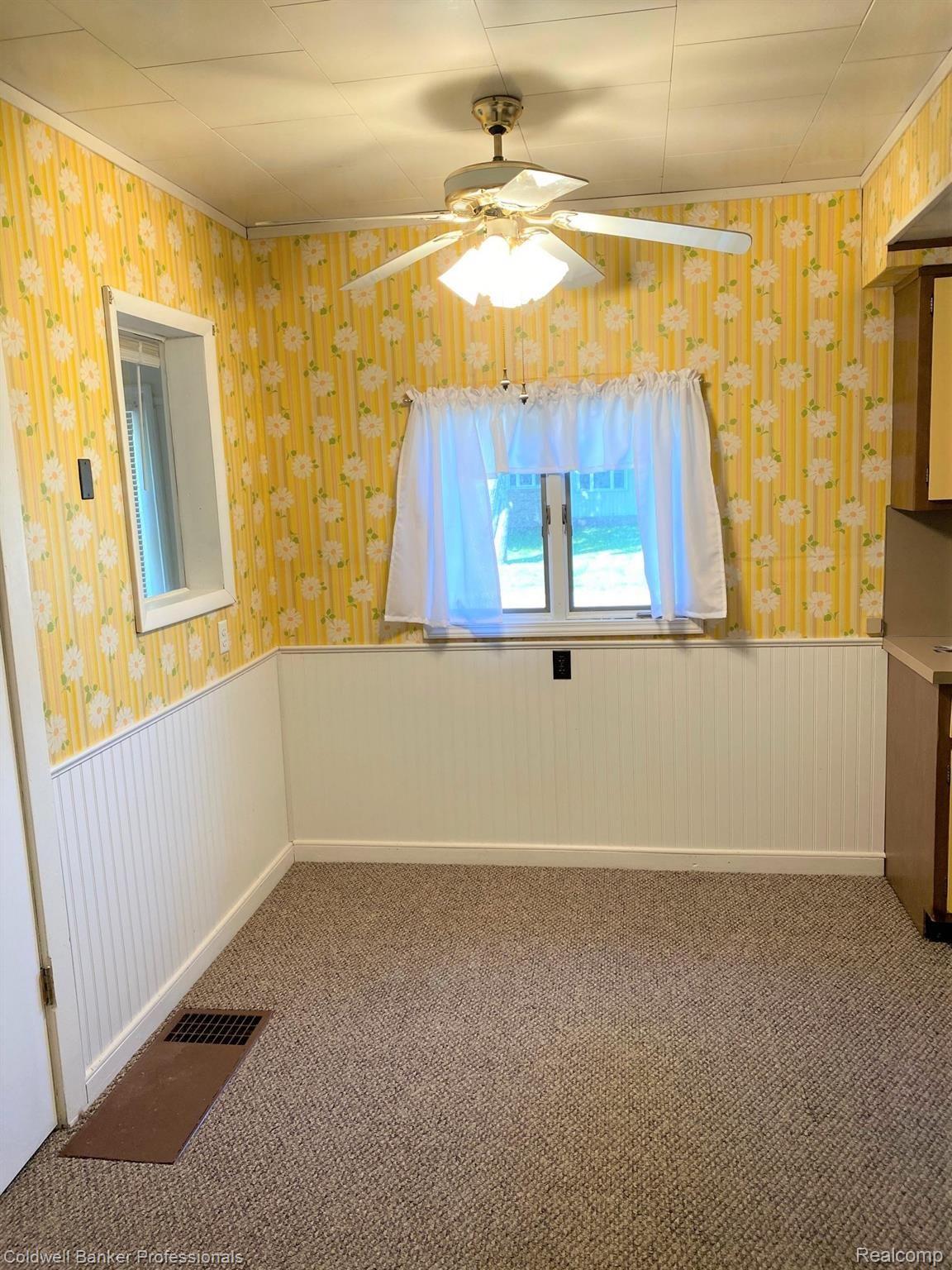 445 North Main Street Perry, MI 48872 - Photo 9 of 19 9 445 breakfast nook.jpg