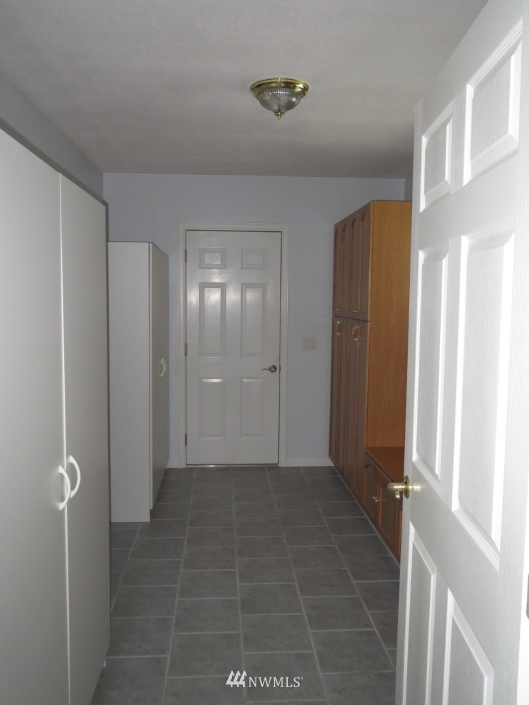 14033 180th Avenue Southeast Renton, WA 98059 - Photo 13 of 15 Gallery Image 13