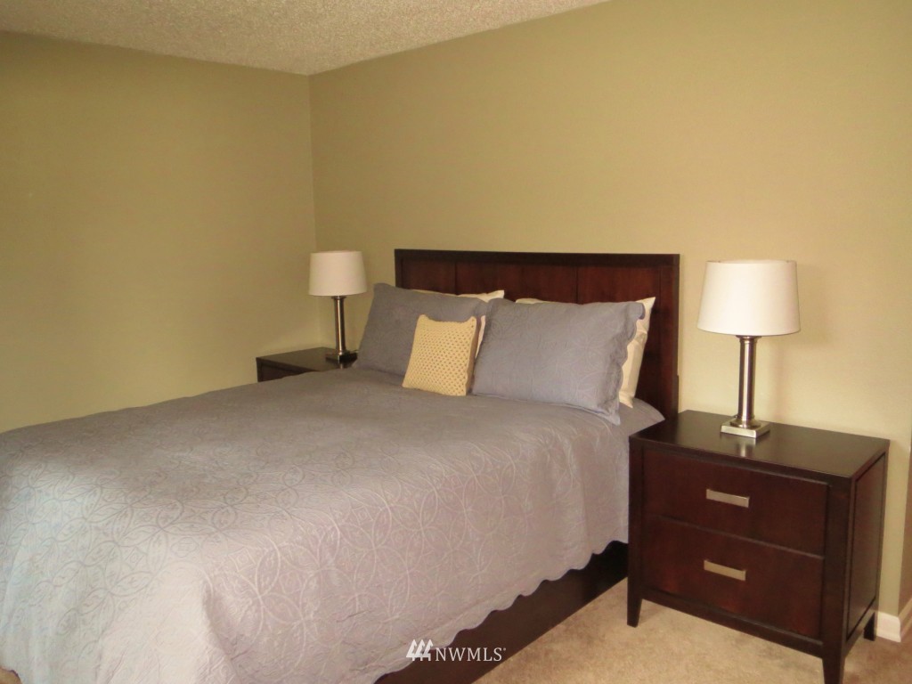 14033 180th Avenue Southeast Renton, WA 98059 - Photo 4 of 15 Gallery Image 4