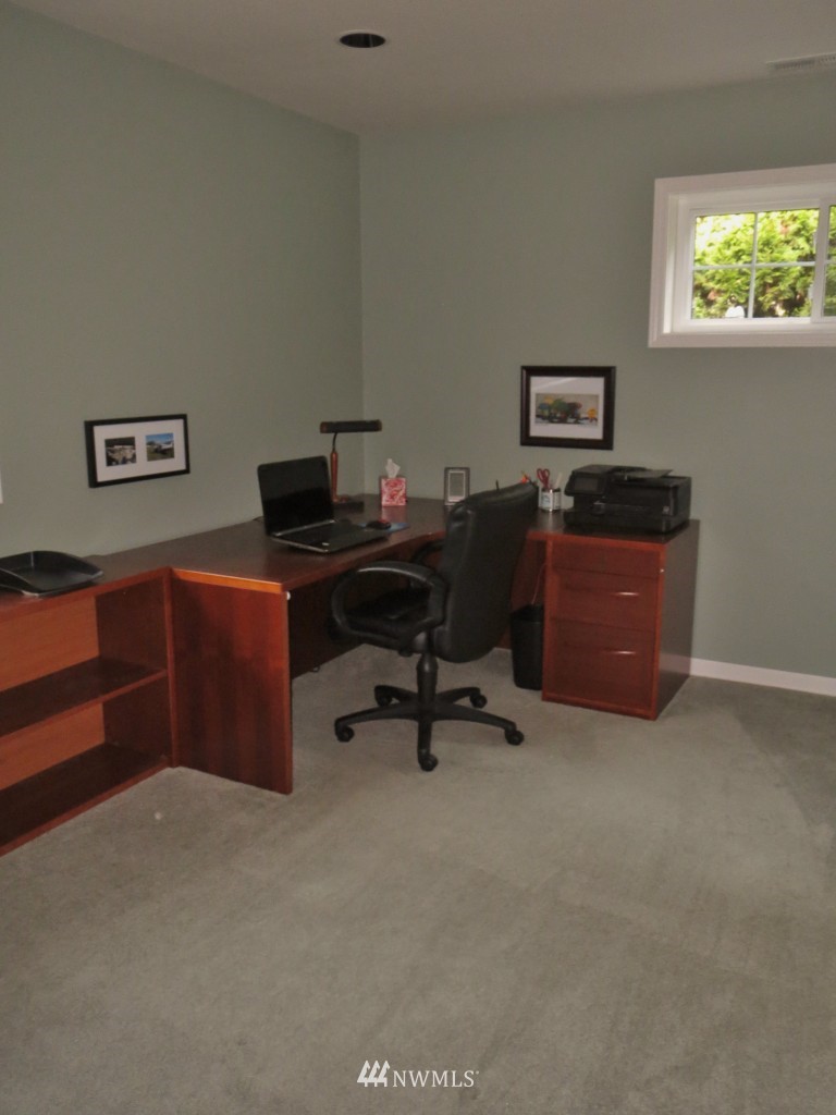 14033 180th Avenue Southeast Renton, WA 98059 - Photo 10 of 15 Gallery Image 10