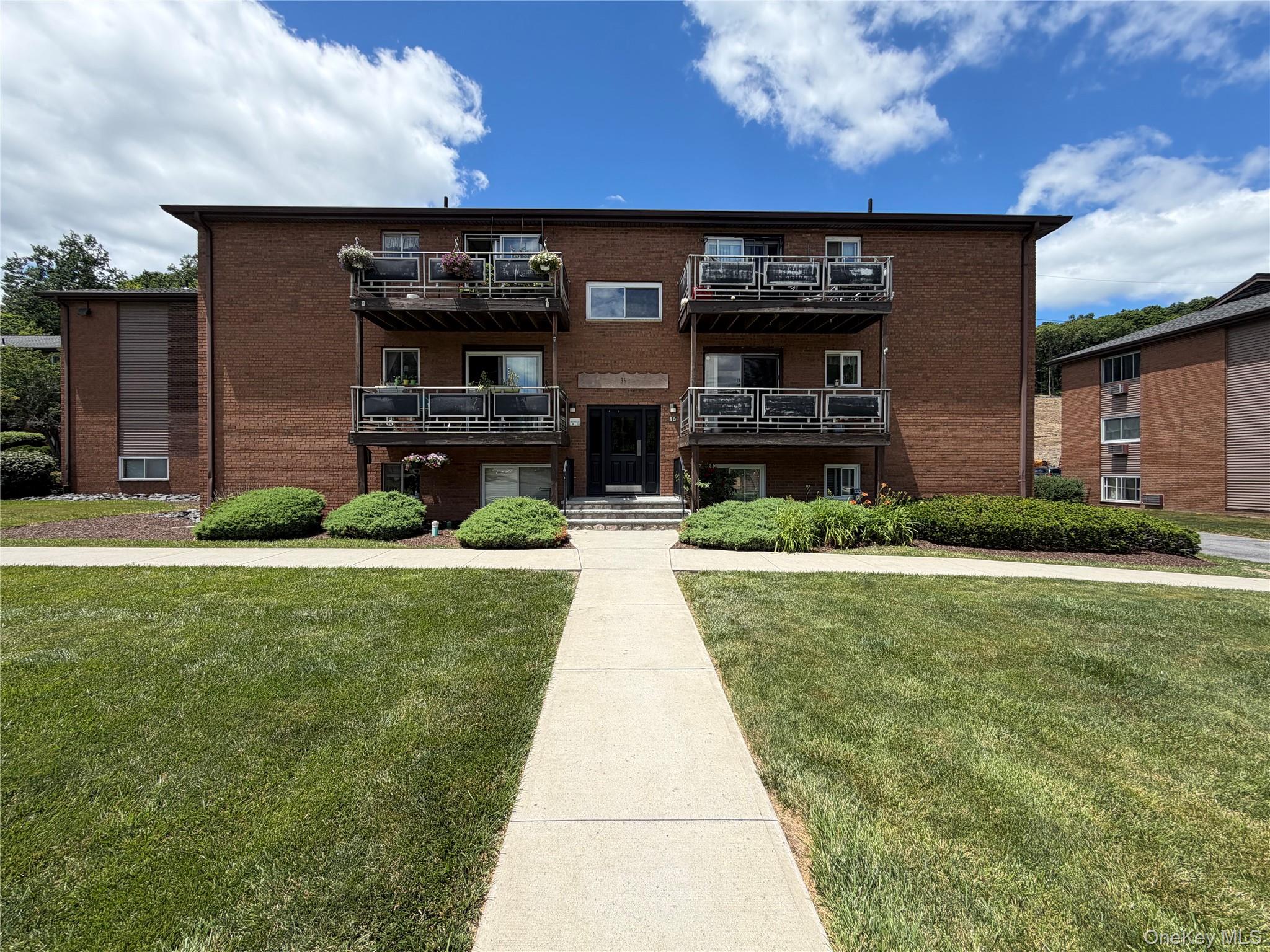 36 Tanager Road, Unit 3601 Monroe, NY 10950 - Photo 1 of 2