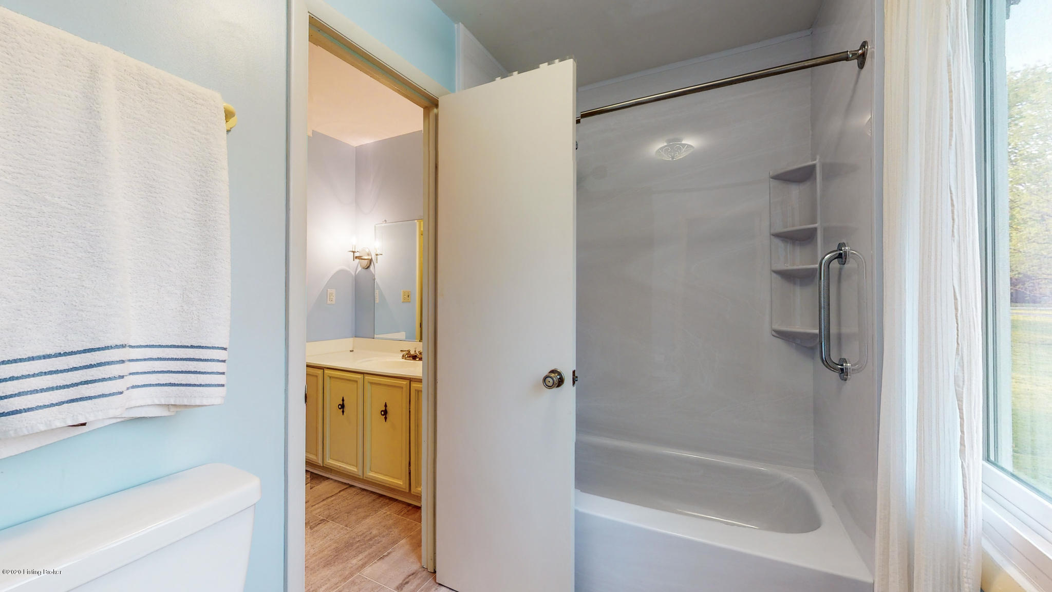 10813 Taylor Lake Road Goshen, KY 40026 - Photo 49 of 58 Second Floor Full Bathroom