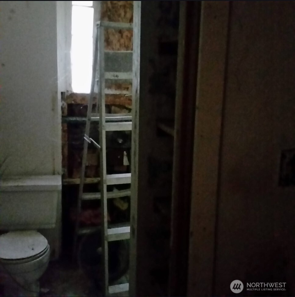 4557 33rd Avenue South Seattle, WA 98108 - Photo 6 of 13