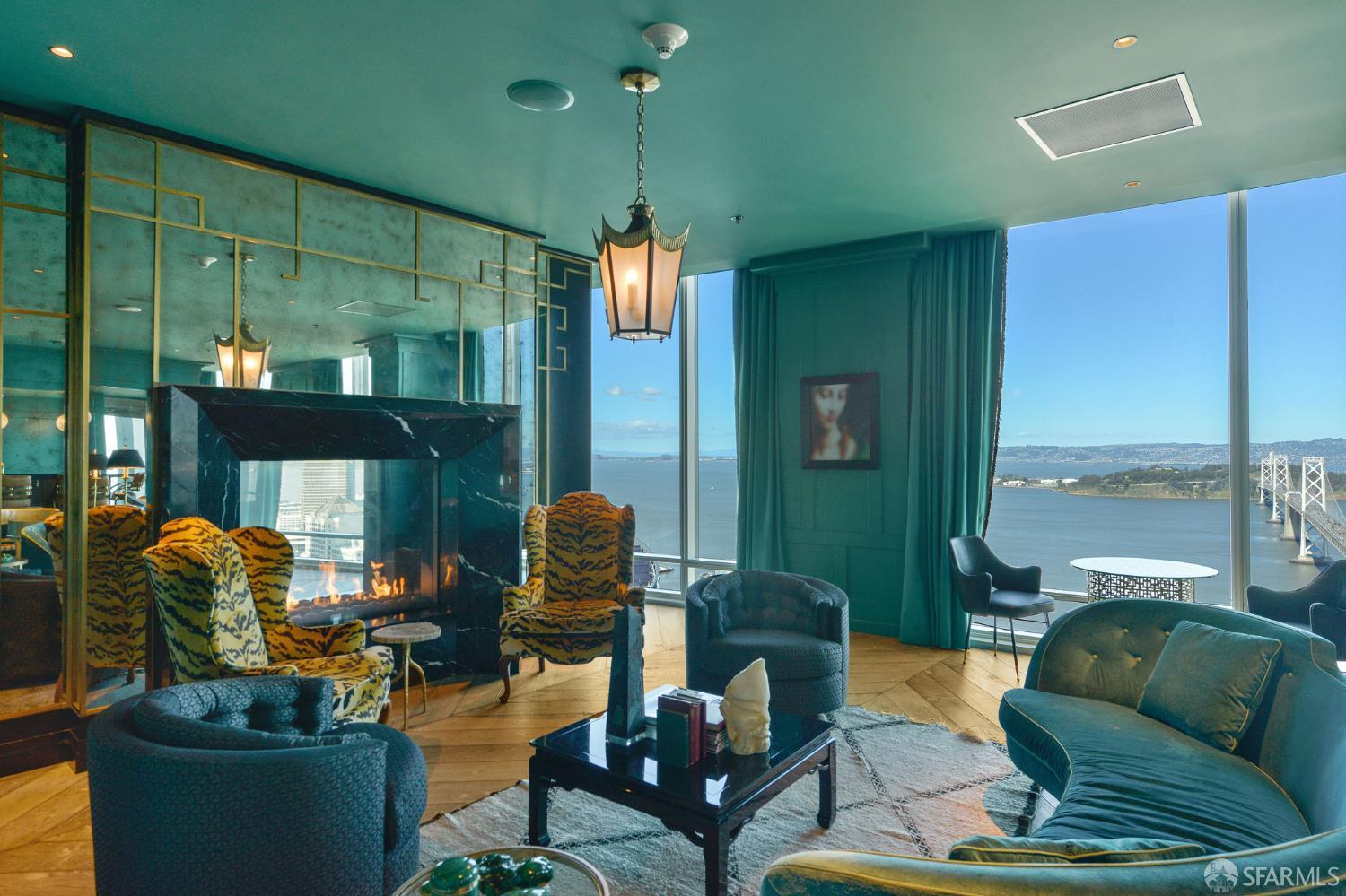 401 Harrison Street, Unit 9H San Francisco, CA 94105 - Photo 33 of 44 a living room with furniture and a large window