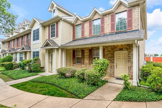 $2,100 | 2402 Durango Ridge Drive, Bedford, TX 76021