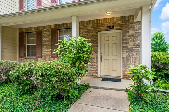 $2,100 | 2402 Durango Ridge Drive, Bedford, TX 76021