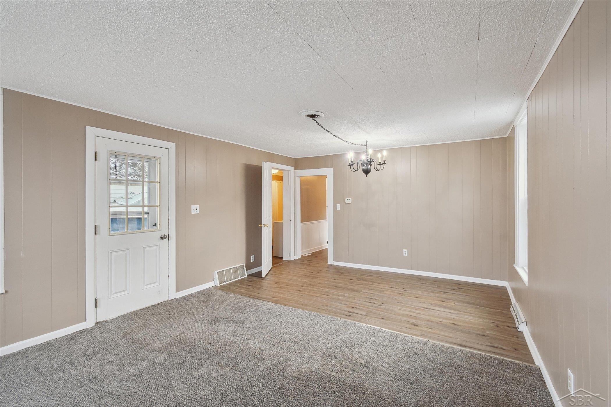 1017 Harrison Street Bay City, MI 48708 - Photo 5 of 25 50165960-3609ae99-17f8-4ca1-b0b4-be1f566e448f.JPG
