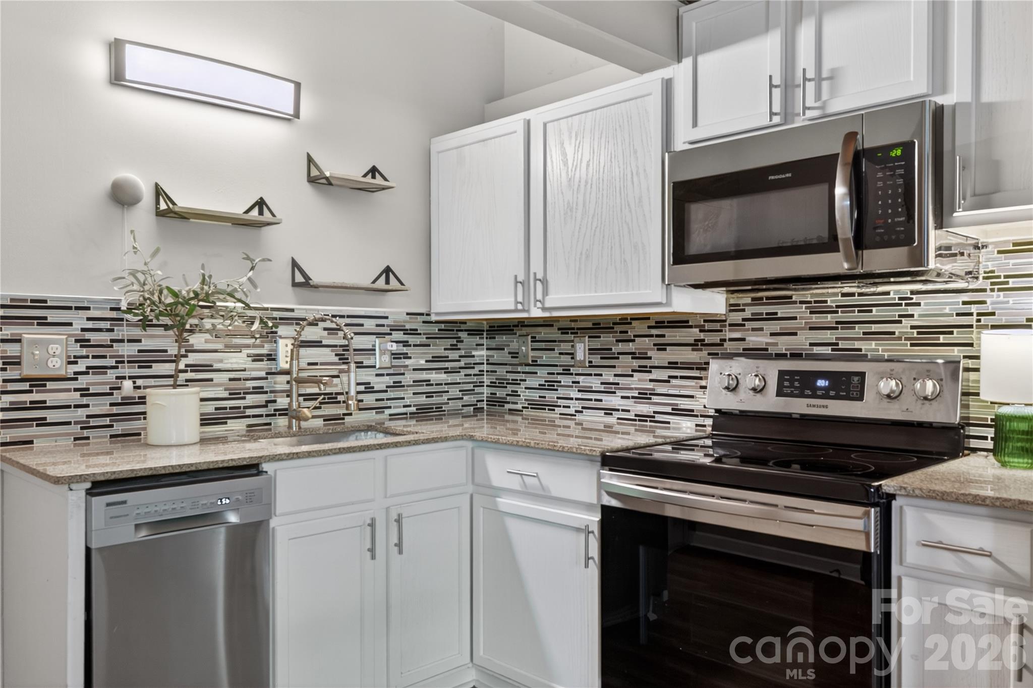 201 South Hoskins Road, Unit 121 Charlotte, NC 28208 - Photo 9 of 39