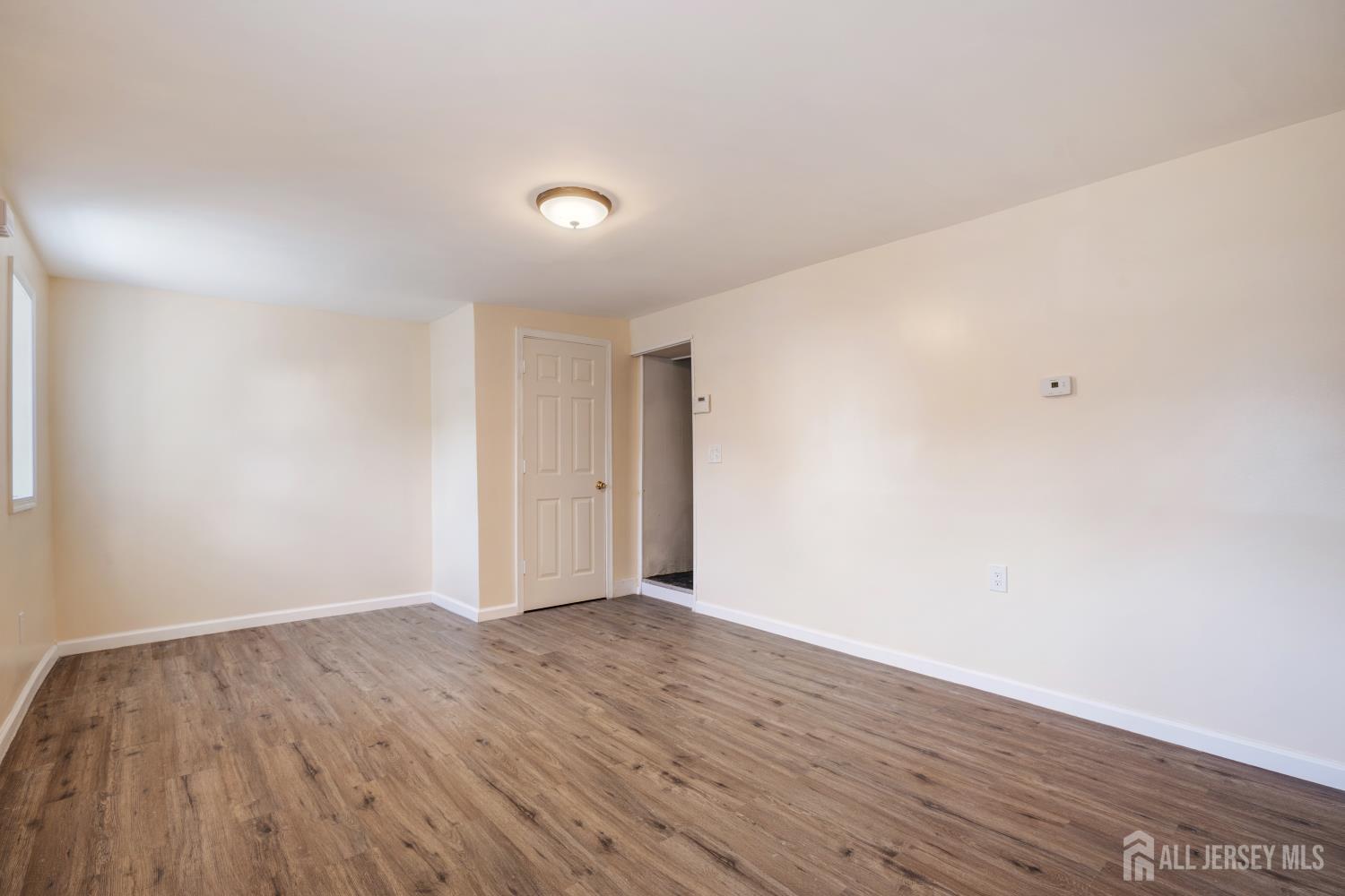 360 Alpine Street Perth Amboy, NJ 08861 - Photo 6 of 10