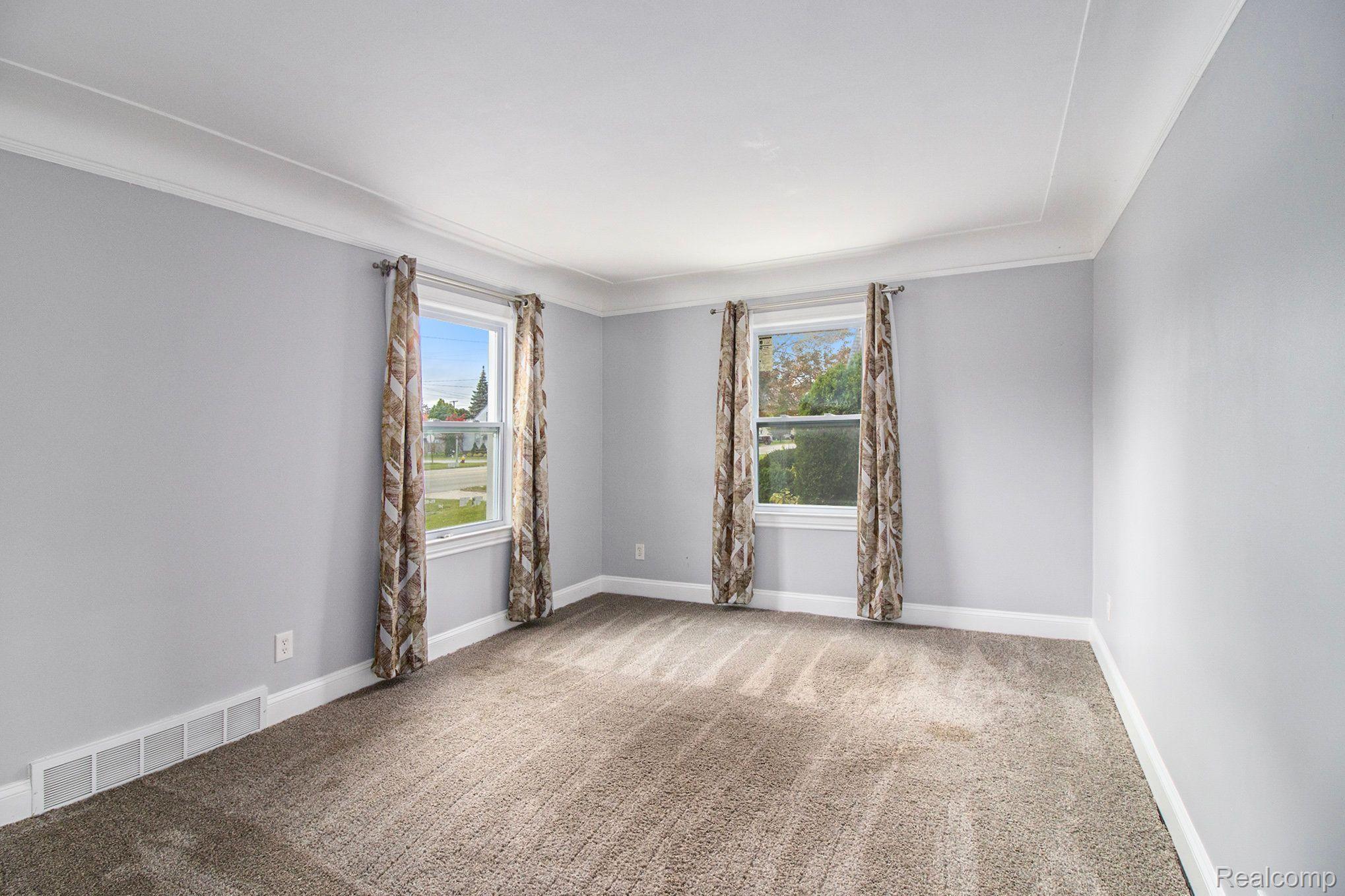 6660 Pelham Road Taylor, MI 48180 - Photo 5 of 19 Gallery Image 5