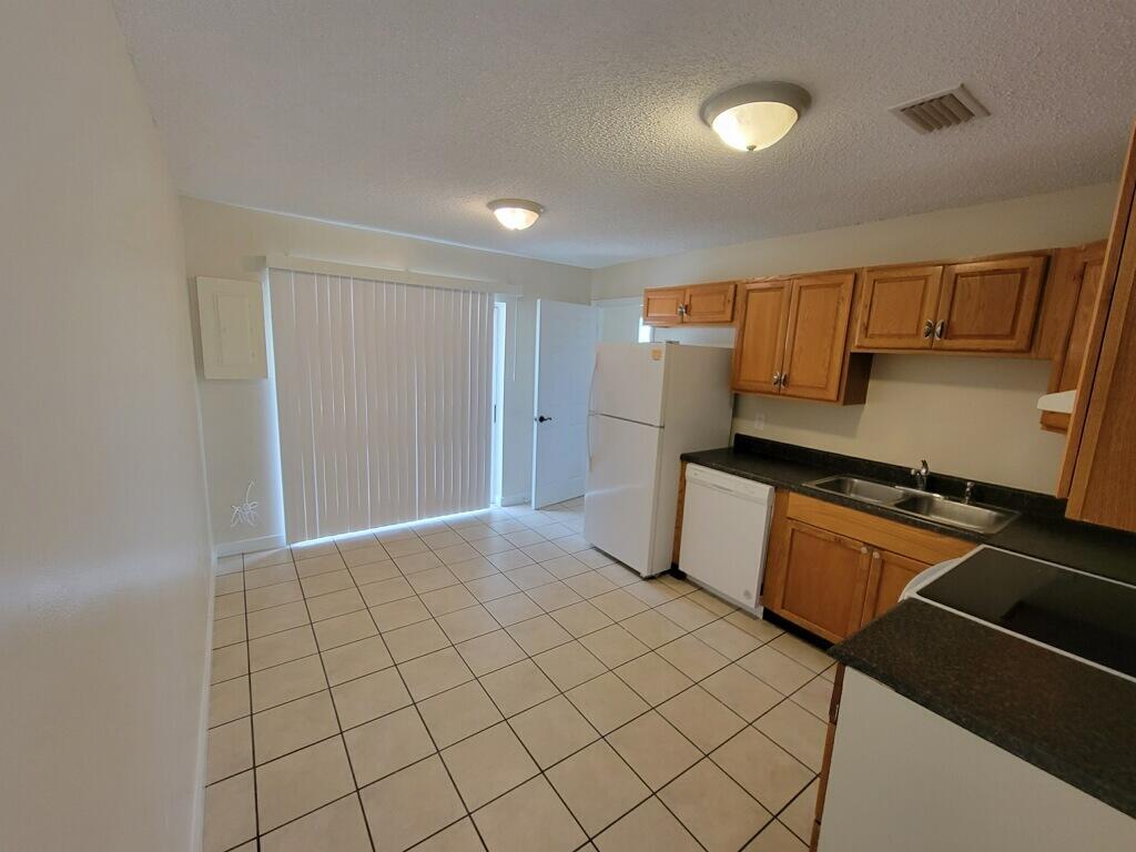 8753 Southeast Hobe Ridge Avenue, Unit 8755 Hobe Sound, FL 33455 - Photo 6 of 10 imagejpeg_0-2