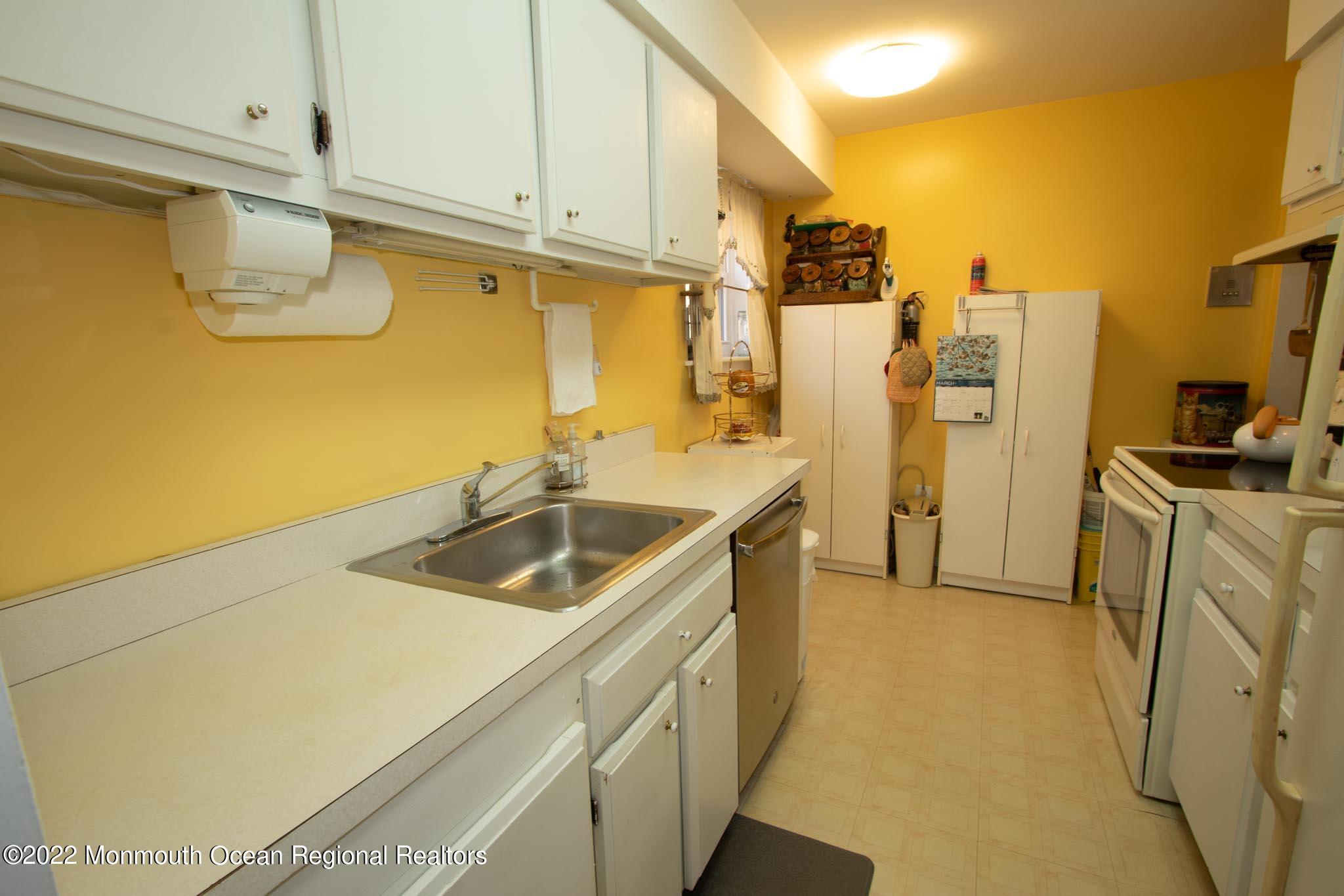 200 Portland Road, Unit E22 Highlands, NJ 07732 - Photo 8 of 25 15