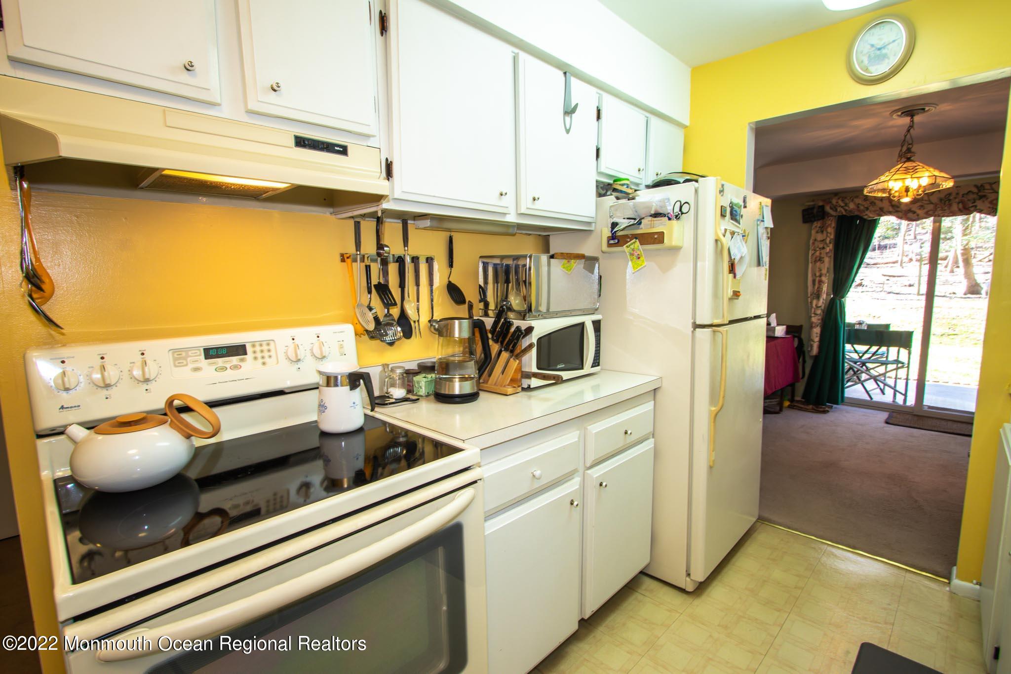 200 Portland Road, Unit E22 Highlands, NJ 07732 - Photo 9 of 25 16