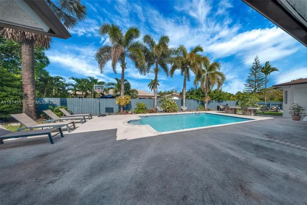 $1,849,900 | 10195 Northwest 26th Street, Doral, FL 33172