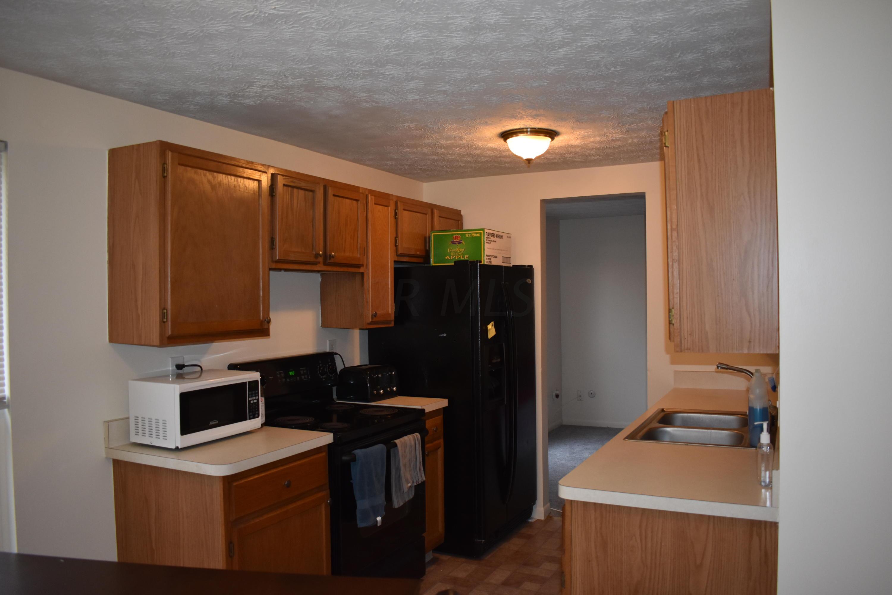 3063 Whitlow Road Columbus, OH 43232 - Photo 4 of 19 Gallery Image 4