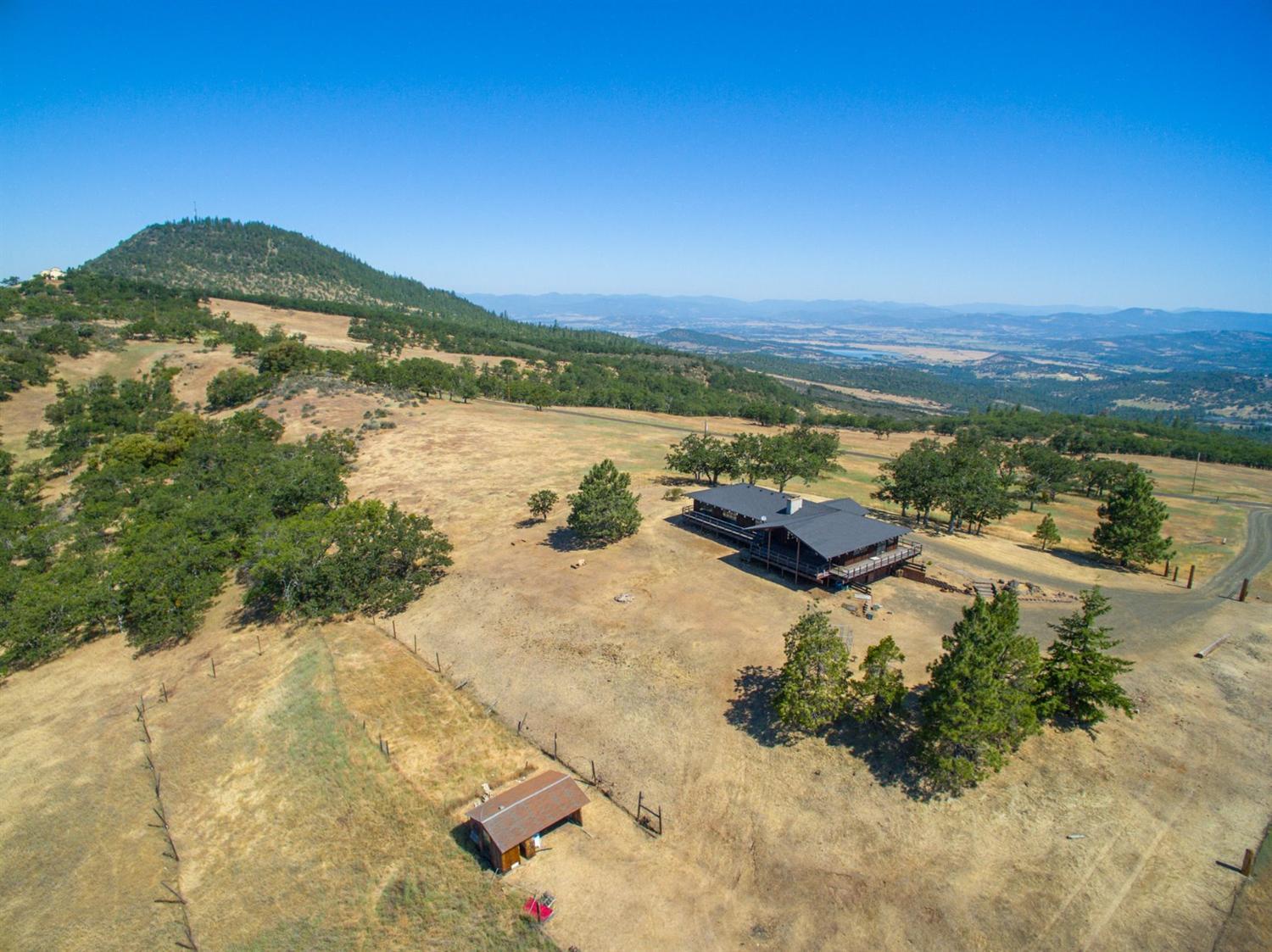 6099 Hillcrest Road Medford, OR 97504 - Photo 1 of 35 Primary Photo