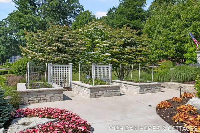 $9,999,900 | 229 Norwood Avenue, Holland, MI 49424