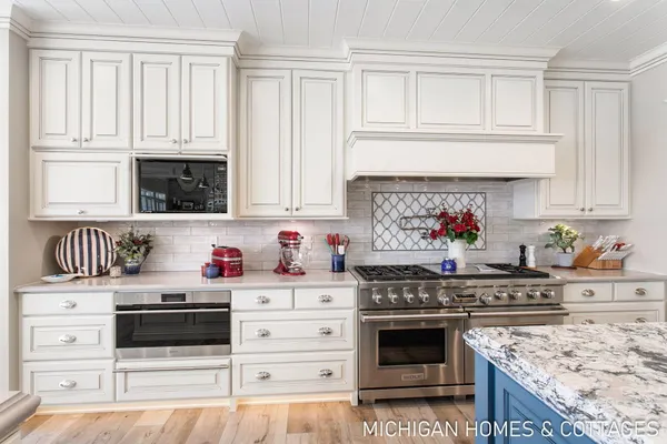 $9,999,900 | 229 Norwood Avenue, Holland, MI 49424